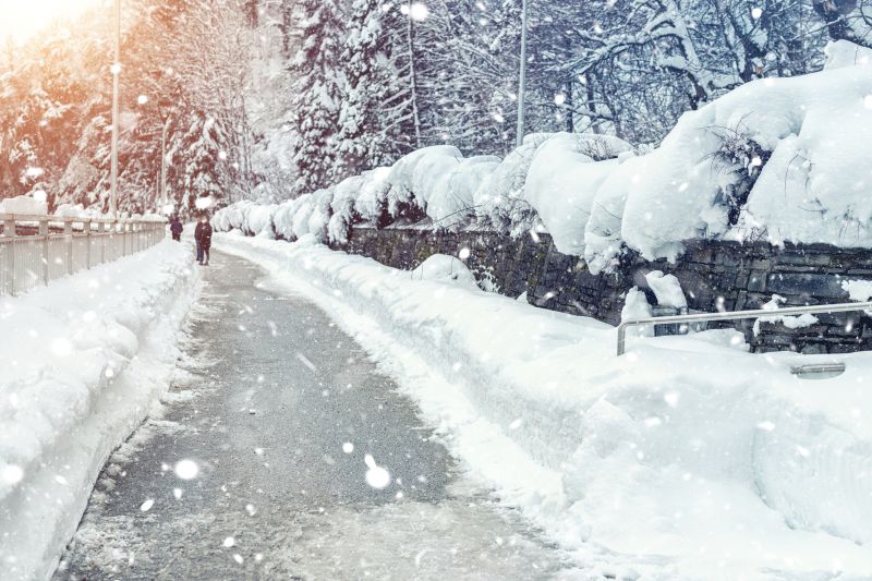 Commercial sidewalk clearing